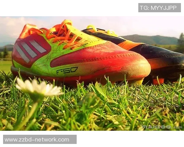 足球明星亲自挑选足球鞋揭秘运动装备背后的故事与选择技巧 足球明星亲自挑选足球鞋揭秘运动装备背后的故事与选择技巧