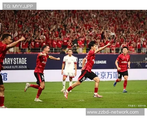 成都足球队以65分领跑冠军赛积分榜展现强大实力和竞争优势 成都足球队以65分领跑冠军赛积分榜展现强大实力和竞争优势